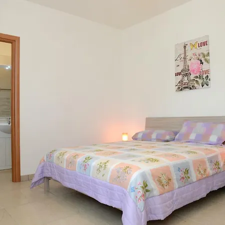 Laura Affittacamere Torricella (Taranto)